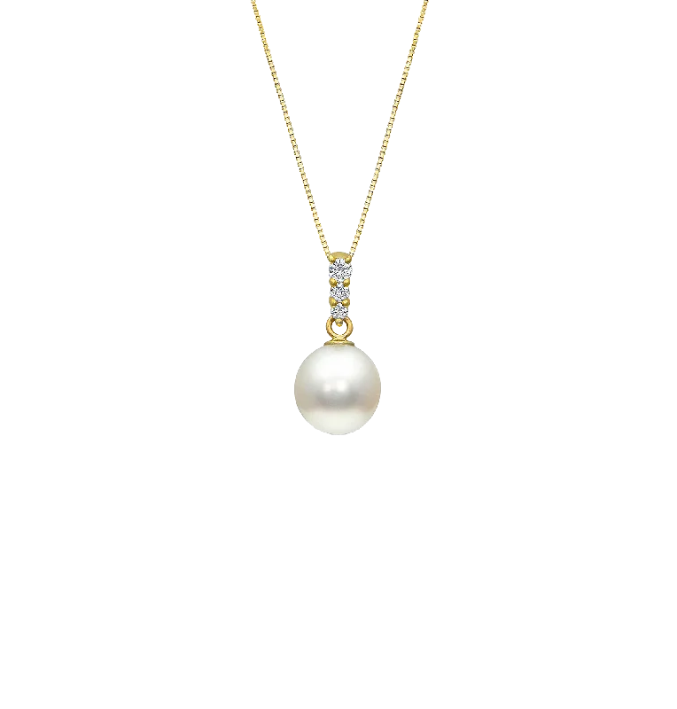 Sabel Collection Yellow Gold Pearl and Round Diamond Necklace