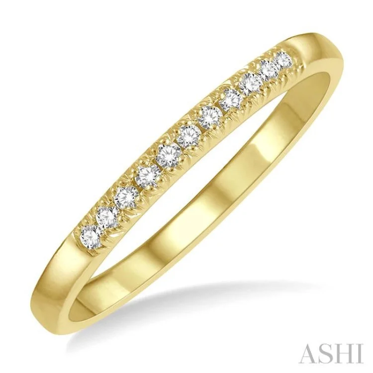 1/10 ctw 11Stones Round Cut Diamond Wedding Band in 14K Yellow Gold