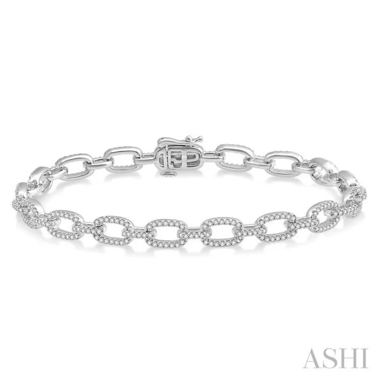 1 1/2 Ctw Round Cut Diamond Encrusted Link Chain Bracelet in 14K White Gold